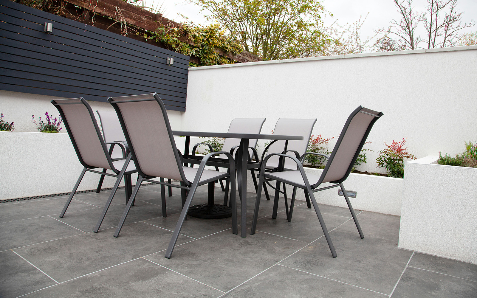 Patio Ideas for Small Gardens: Inspiration, Materials and Tips